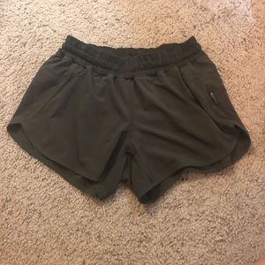 lululemon tracker shorts